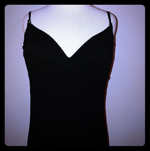 3 for $10! Black form-fitting, built-in bra tank - Picture 1 of 2